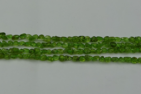 CCH675 15.5 inches 4*6mm - 5*8mm peridot gemstone chips beads