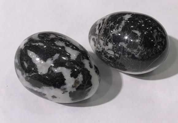 CDN1393 35*45mm egg-shaped black & white jasper decorations wholesale