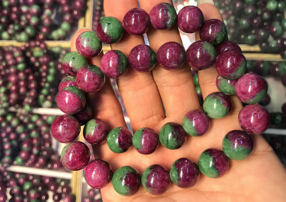 CGB2523 7.5 inches 12mm round ruby zoisite beaded bracelets