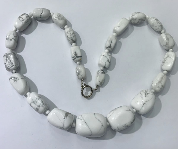 CGN122 22 inches 10*14mm - 20*30mm nuggets white howlite necklaces