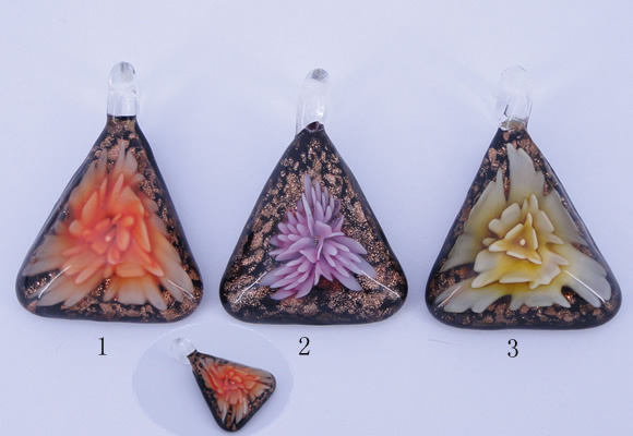 LP72 11*33*47mm triangle inner flower lampwork glass pendants