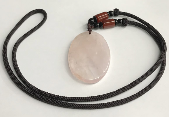 NGP5593 Rose quartz oval pendant with nylon cord necklace