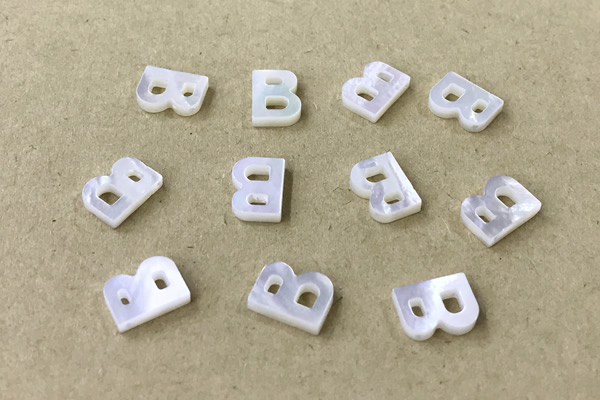 Shel16 8*10mm Natural White Shell Alphabet Letter Pendant